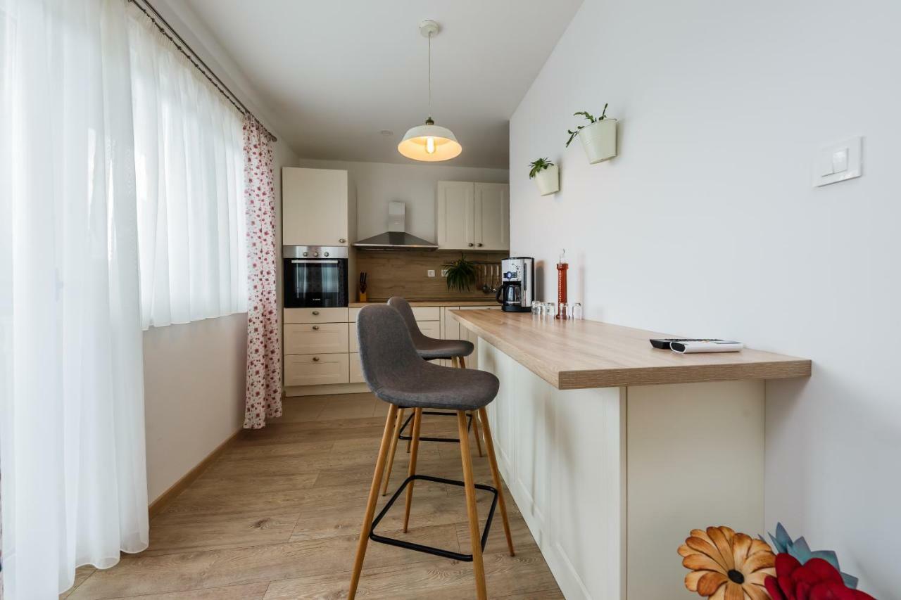 Holiday Home Cherry Tree Žrnovnica 외부 사진