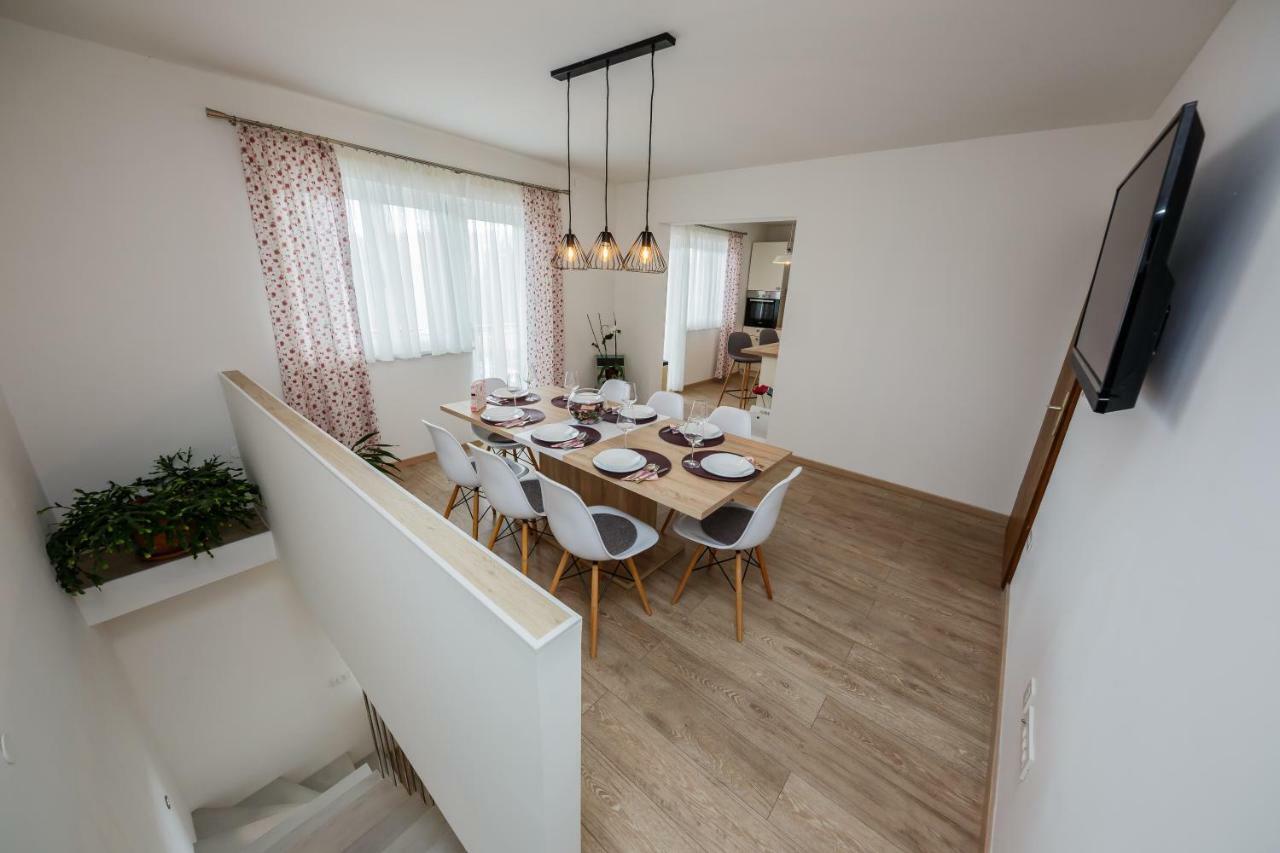 Holiday Home Cherry Tree Žrnovnica 외부 사진