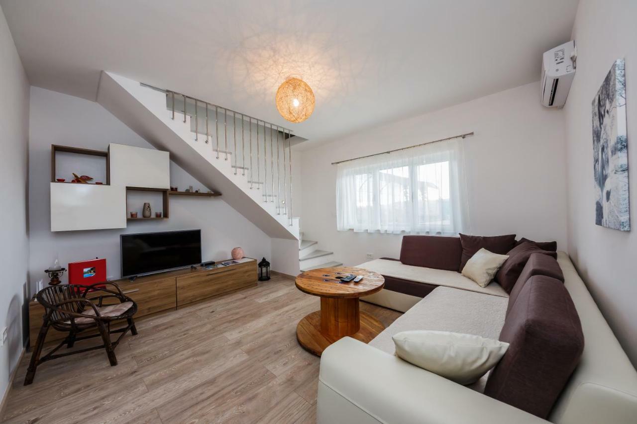 Holiday Home Cherry Tree Žrnovnica 외부 사진